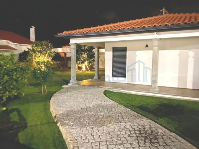Moradia T2 para Venda em Vieira de Leiria Foto 34