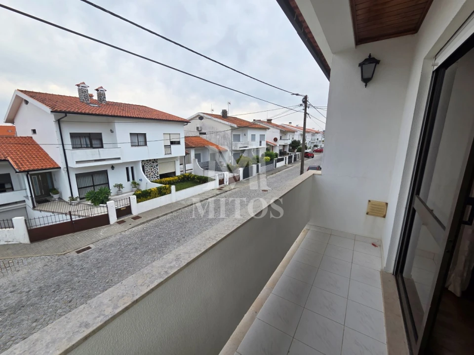 Moradia T3 para Venda em Areosa Foto 16