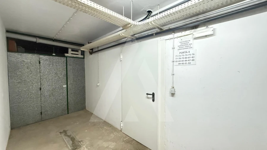 Apartamento para Venda em Quarteira Foto 12