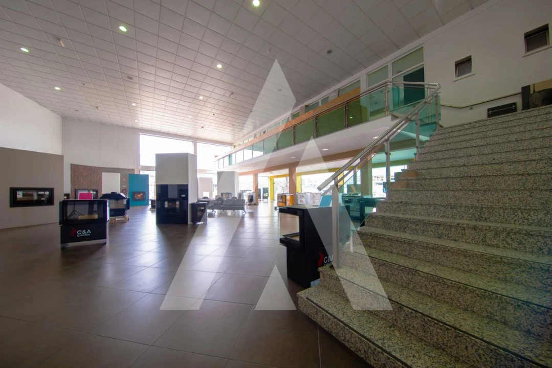 Armazém para Arrendamento em Requeixo, Nossa Senhora de Fátima e Nariz Foto 5