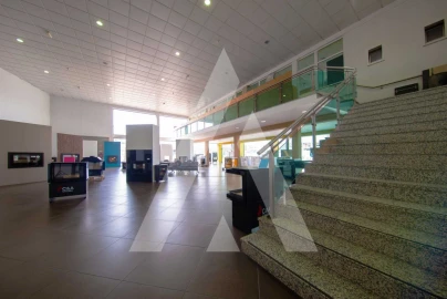Armazém para Arrendamento em Requeixo, Nossa Senhora de Fátima e Nariz