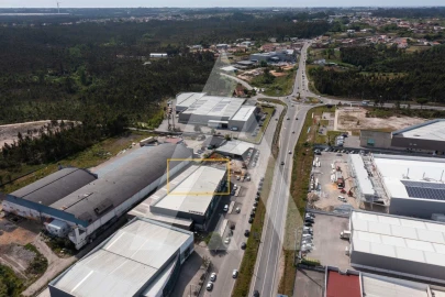 Armazém para Arrendamento em Requeixo, Nossa Senhora de Fátima e Nariz
