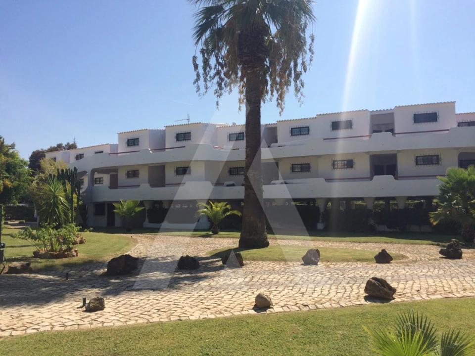 Apartamento T1 para Arrendamento em Quarteira Foto 3