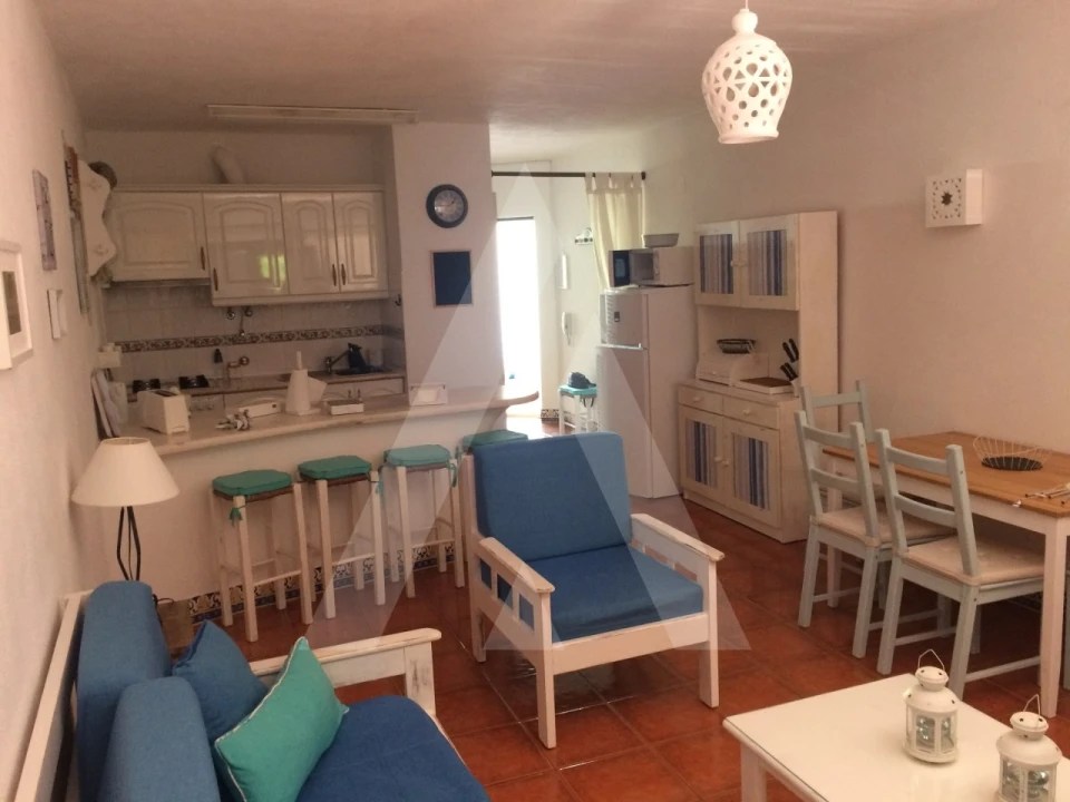 Apartamento T1 para Arrendamento em Quarteira Foto 8