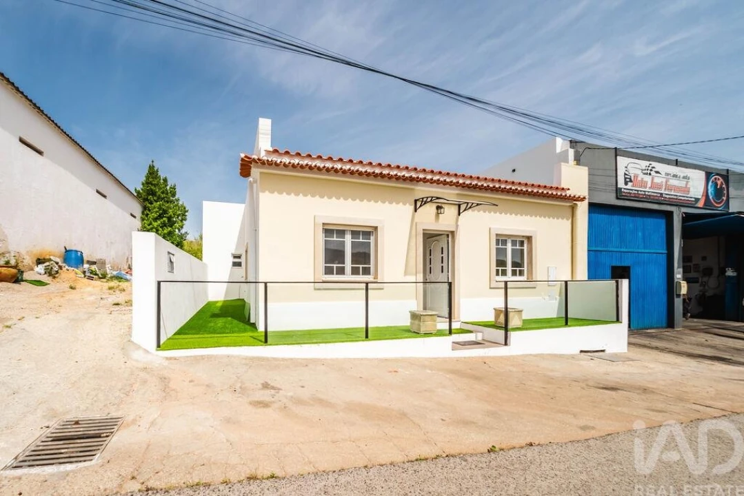 Moradia T3 para Venda em Lamas e Cercal Foto 1