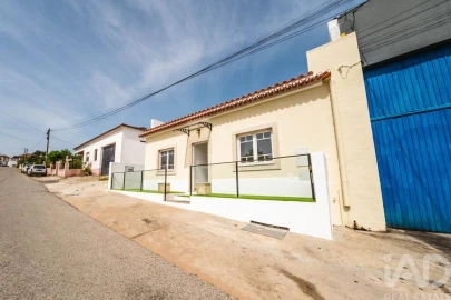 Moradia T3 para Venda em Lamas e Cercal