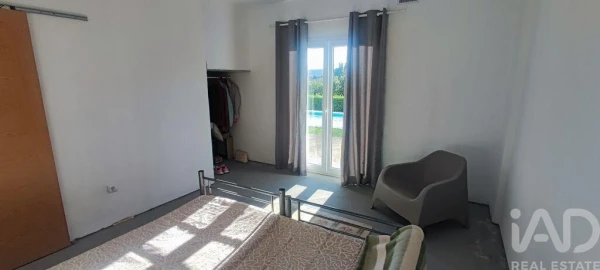 Moradia T4 para Venda em Mentrestido