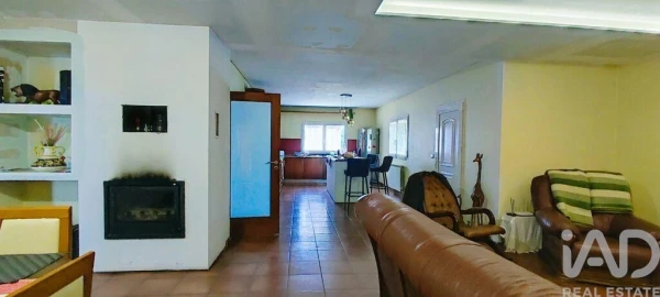 Moradia T4 para Venda em Mentrestido