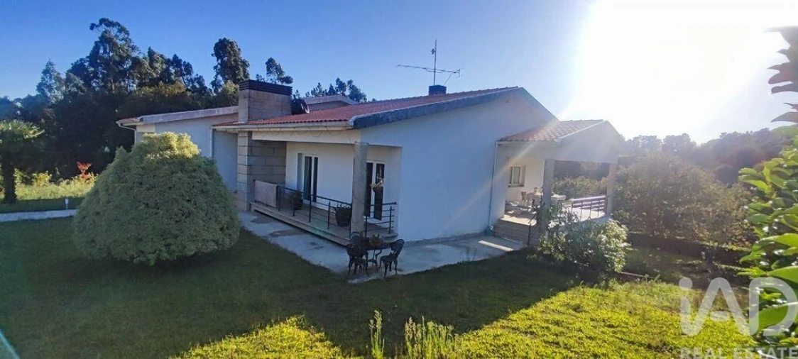 Moradia T4 para Venda em Mentrestido Foto 6