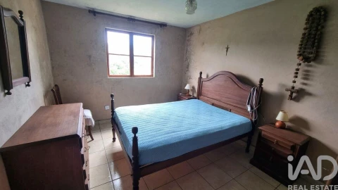 Moradia T3 para Venda em Rapa e Cadafaz