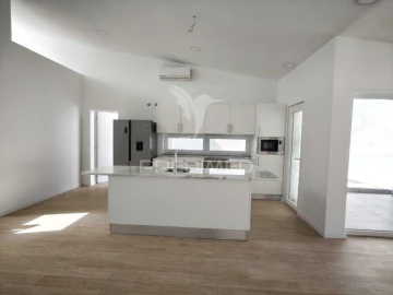 Moradia T3 para Venda em Charneca de Caparica e Sobreda