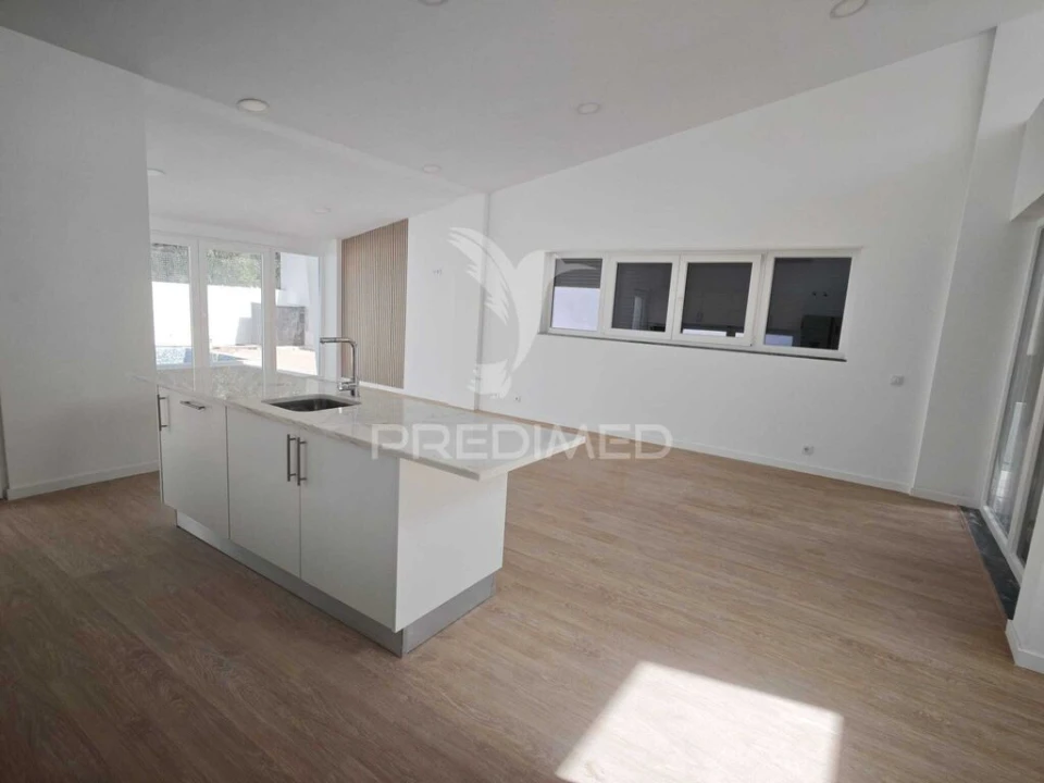 Moradia T3 para Venda em Charneca de Caparica e Sobreda Foto 6
