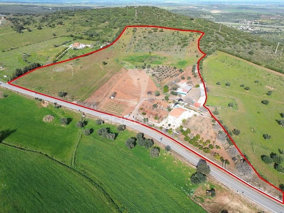 Moradia T5 para Venda em Barbacena e Vila Fernando Foto 2
