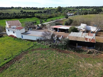 Moradia T5 para Venda em Barbacena e Vila Fernando