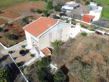 Moradia T5 para Venda em Barbacena e Vila Fernando