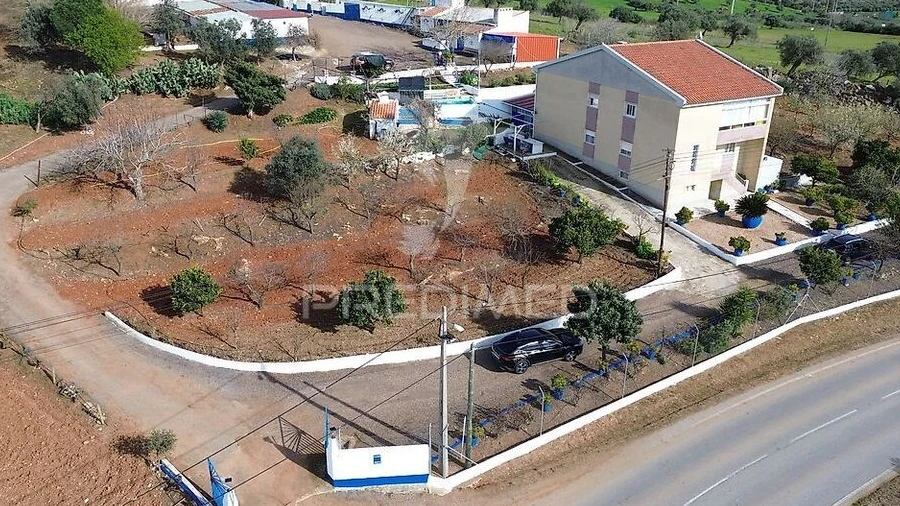 Moradia T5 para Venda em Barbacena e Vila Fernando