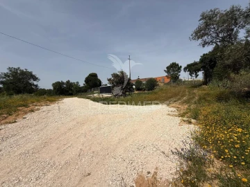 Moradia T2 para Venda em Romeira e Várzea