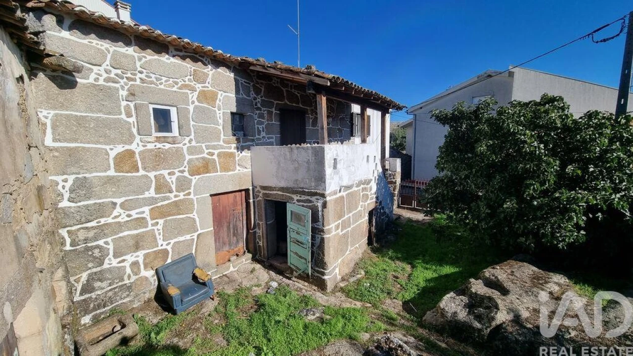 Moradia T2 para Venda em Terras de Massueime Foto 6