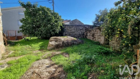 Moradia T2 para Venda em Terras de Massueime