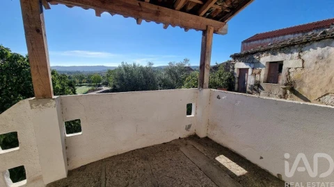 Moradia T2 para Venda em Terras de Massueime