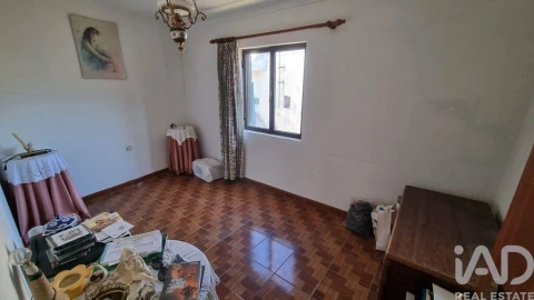 Moradia T2 para Venda em Terras de Massueime