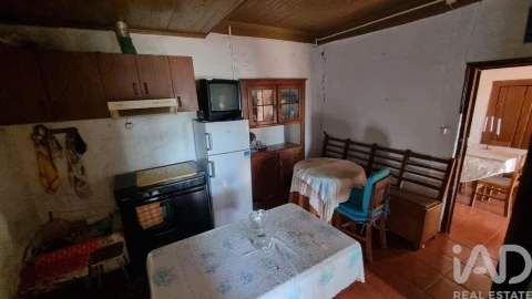 Moradia T2 para Venda em Terras de Massueime