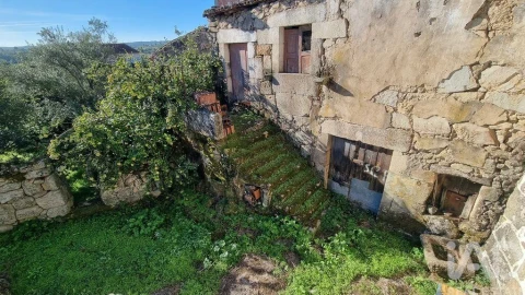 Moradia T2 para Venda em Terras de Massueime
