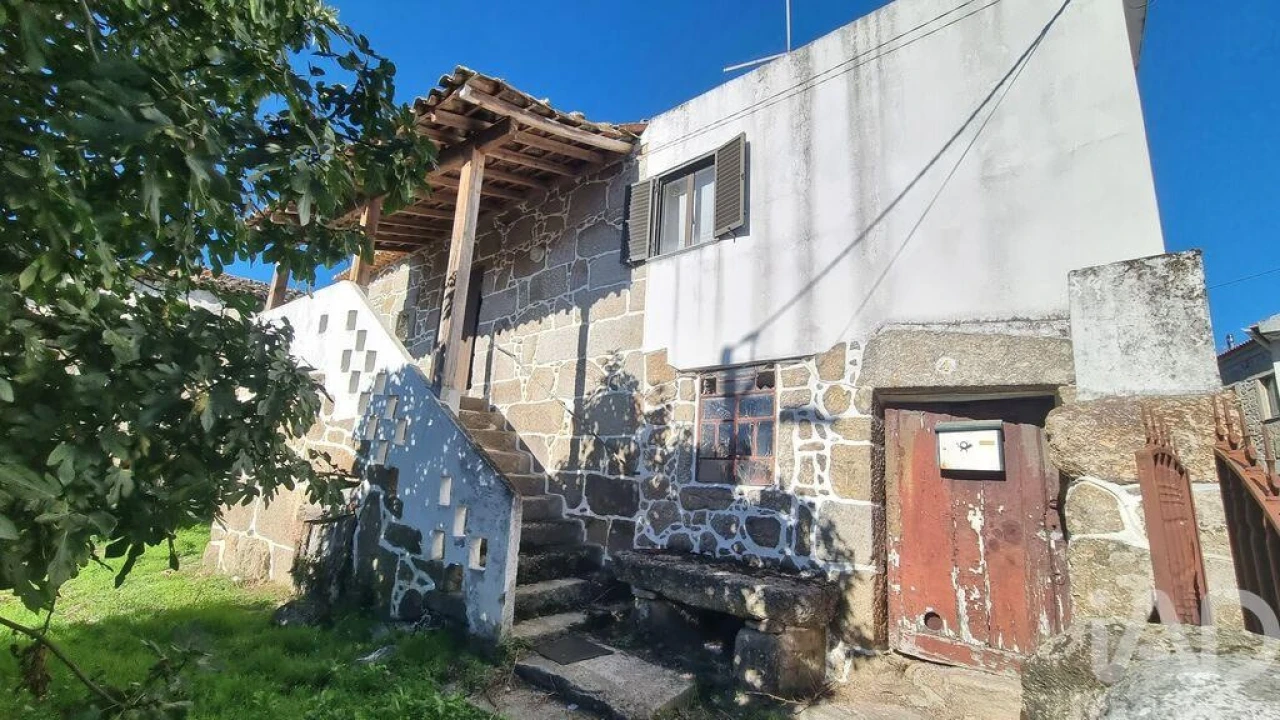 Moradia T2 para Venda em Terras de Massueime Foto 4