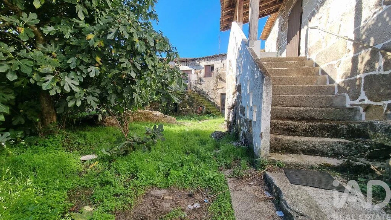 Moradia T2 para Venda em Terras de Massueime Foto 31