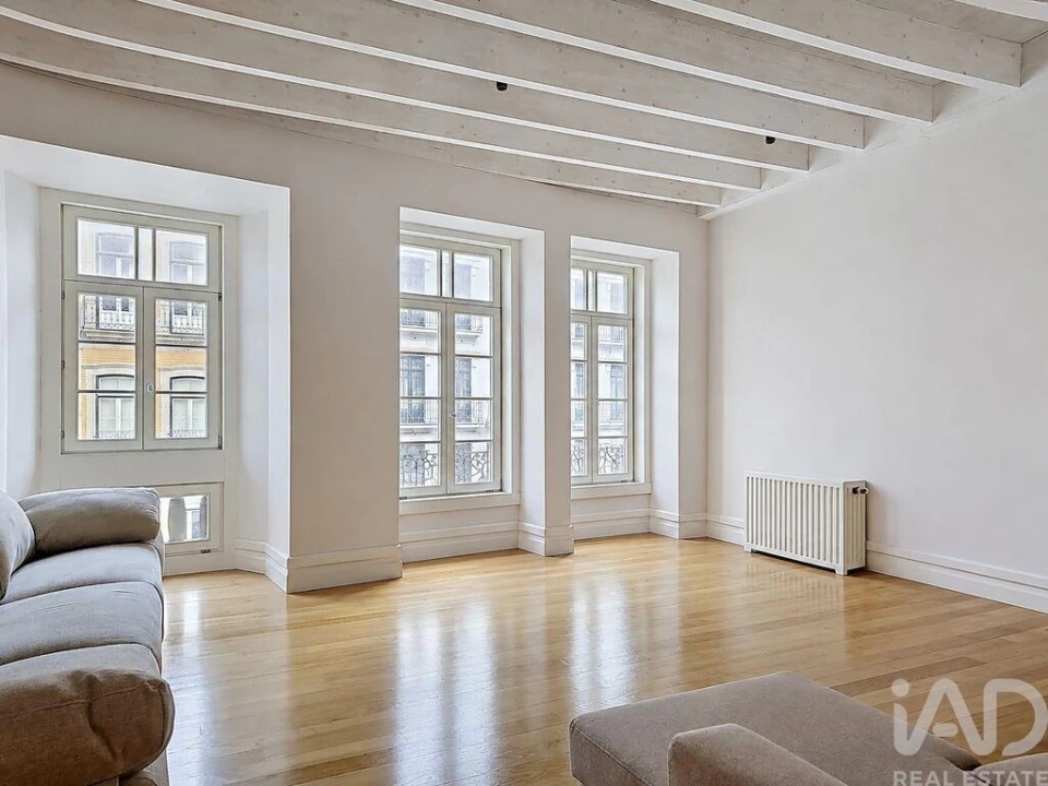 Apartamento T3 para Venda em Cedofeita, Santo Ildefonso, Sé, Miragaia, São Nicolau e Vitória Foto 1