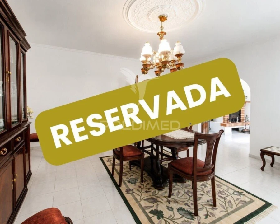 Moradia T3 para Venda em Quelfes Foto 1