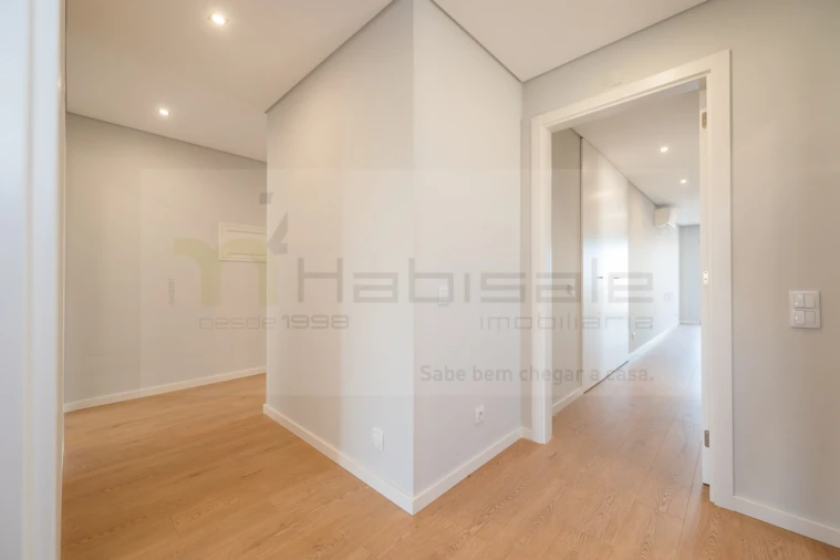 Apartamento T3 para Venda em Carcavelos e Parede Foto 19