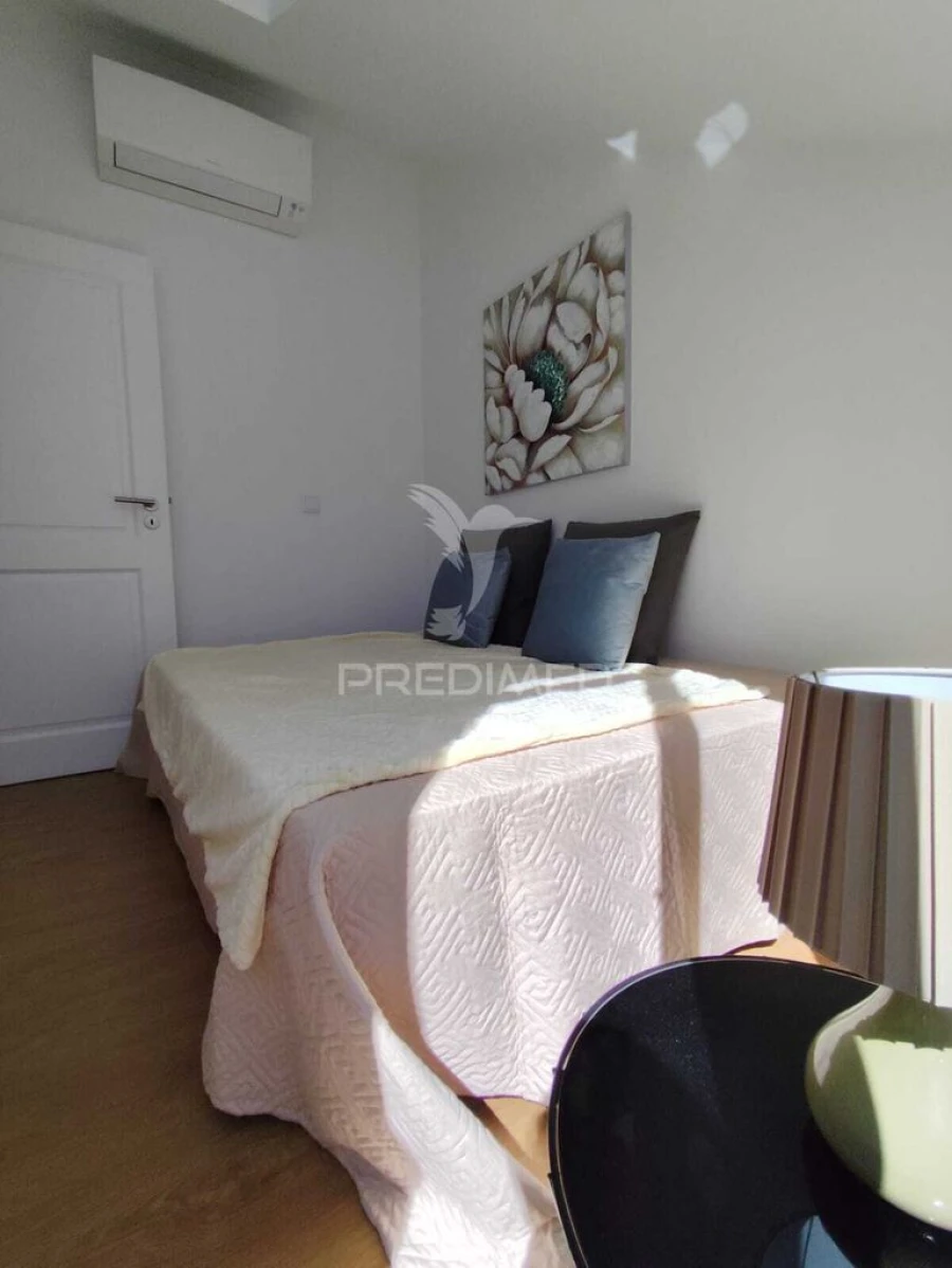 Apartamento T2 para Venda em Santo António Foto 7