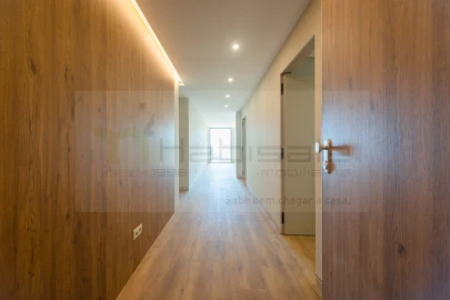 Apartamento T2 para Venda em Carcavelos e Parede