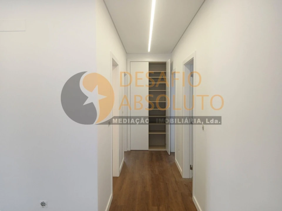 Moradia T4 para Venda em Fernao Ferro Foto 5