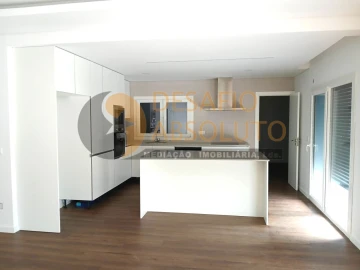 Moradia T4 para Venda em Fernao Ferro