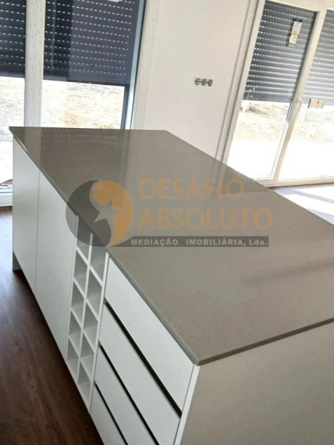 Moradia T4 para Venda em Fernao Ferro