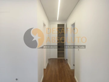 Moradia T4 para Venda em Fernao Ferro