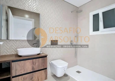 Moradia T4 para Venda em Fernao Ferro