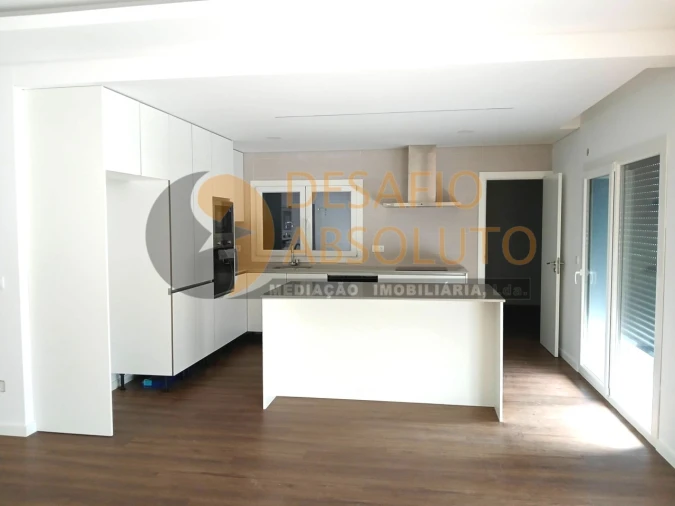Moradia T4 para Venda em Fernao Ferro Foto 2