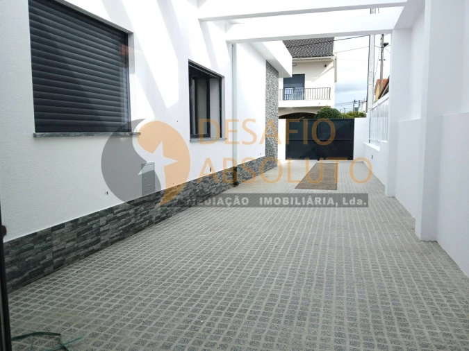 Moradia T4 para Venda em Fernao Ferro Foto 15