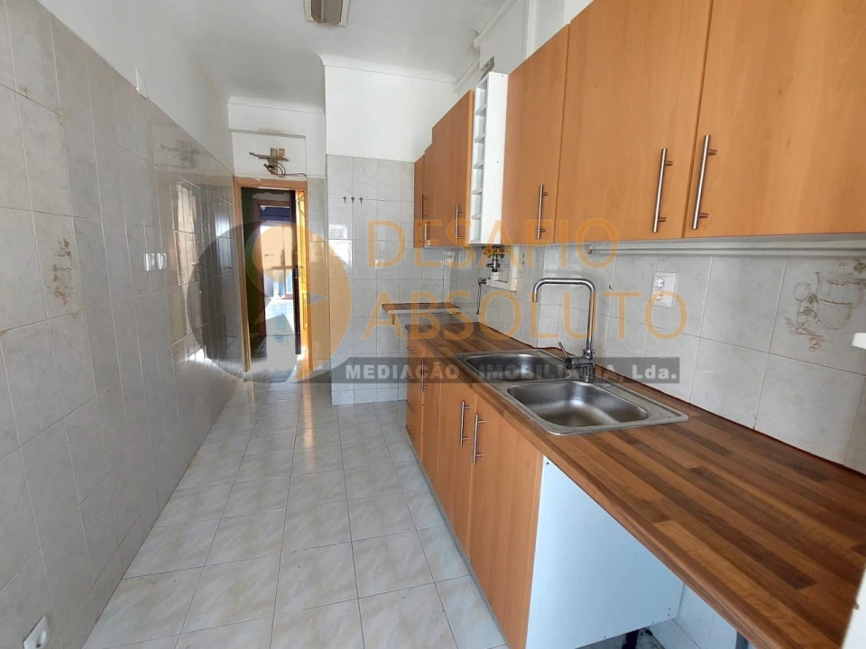 Apartamento T4 para Venda em Seixal, Arrentela e Aldeia de Paio Pires Foto 2
