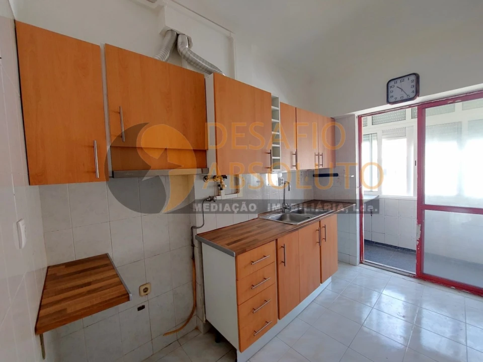 Apartamento T4 para Venda em Seixal, Arrentela e Aldeia de Paio Pires Foto 1
