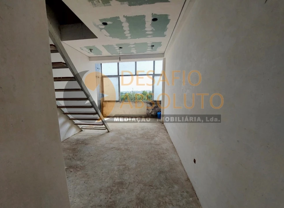 Apartamento T4 para Venda em Seixal, Arrentela e Aldeia de Paio Pires Foto 9