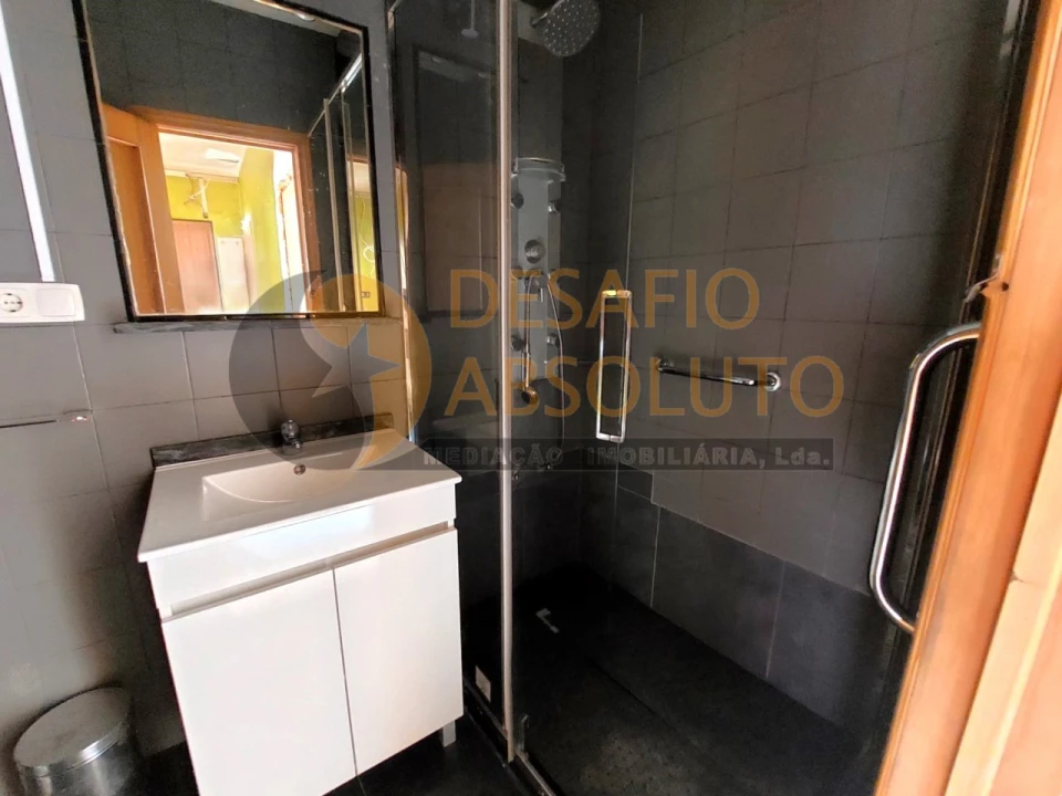 Apartamento T4 para Venda em Seixal, Arrentela e Aldeia de Paio Pires Foto 12