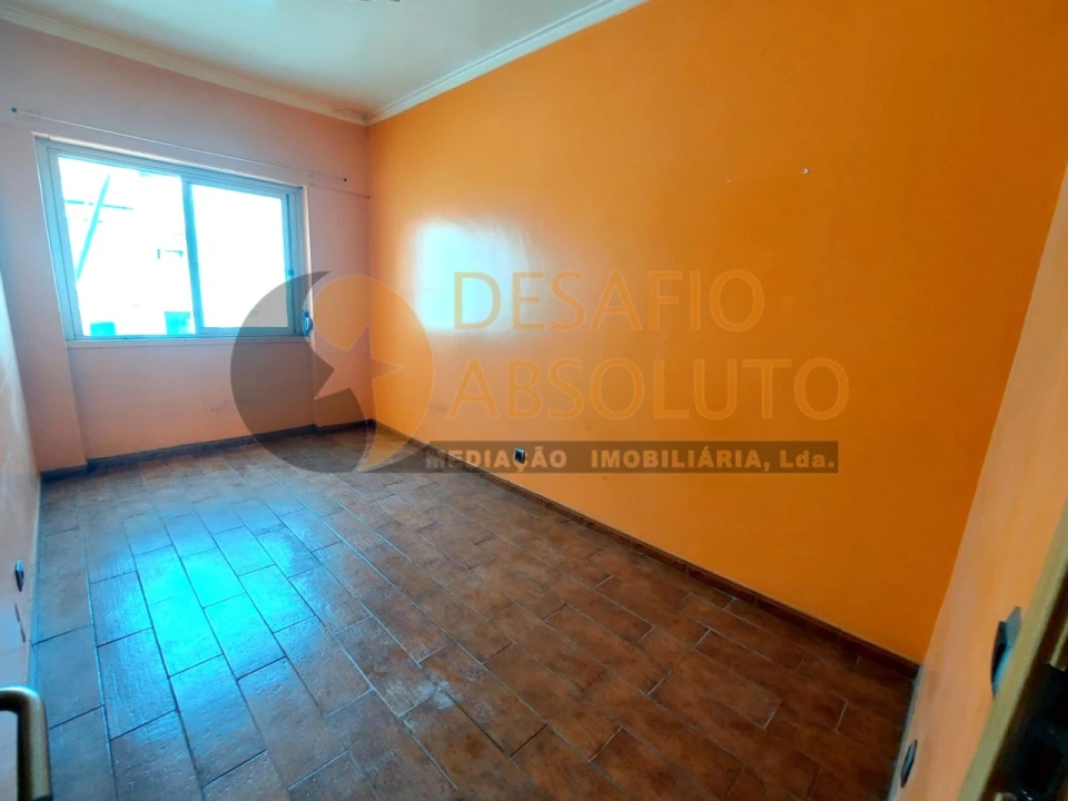 Apartamento T4 para Venda em Seixal, Arrentela e Aldeia de Paio Pires Foto 14