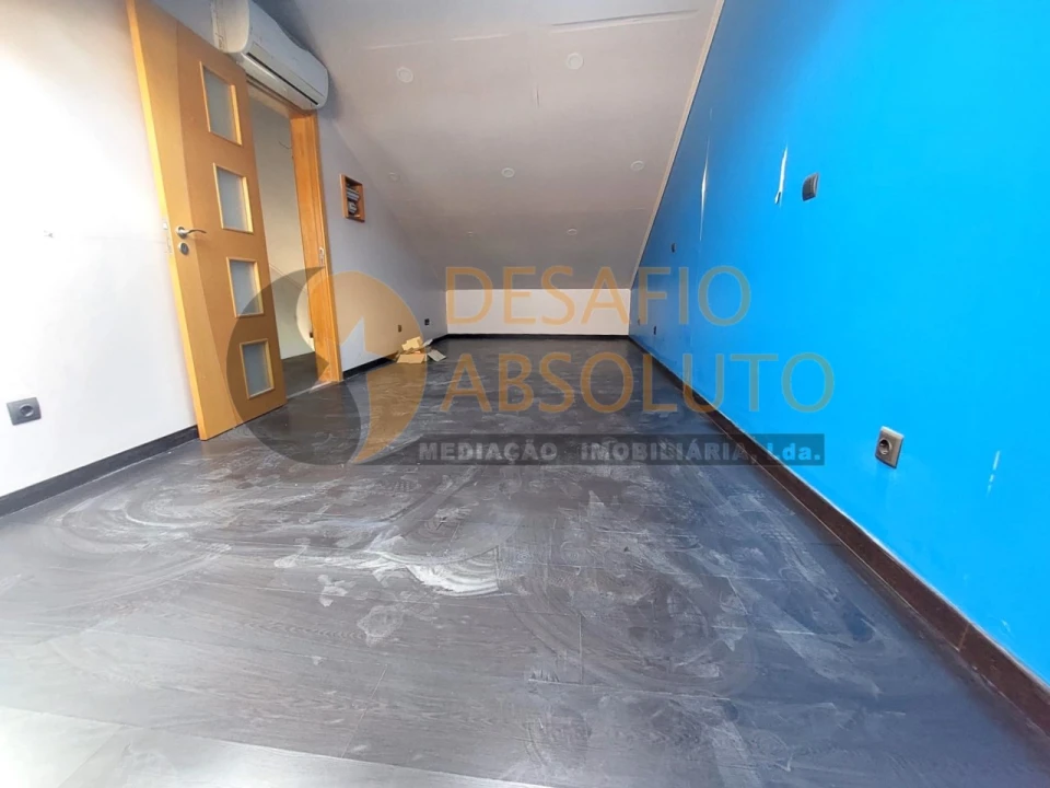 Apartamento T4 para Venda em Seixal, Arrentela e Aldeia de Paio Pires Foto 23