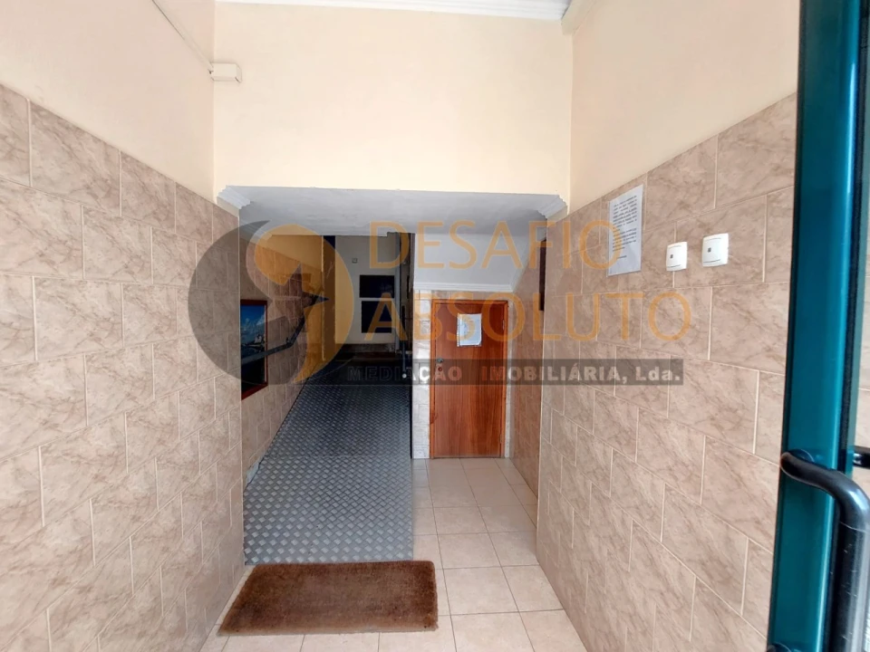 Apartamento T4 para Venda em Seixal, Arrentela e Aldeia de Paio Pires Foto 28