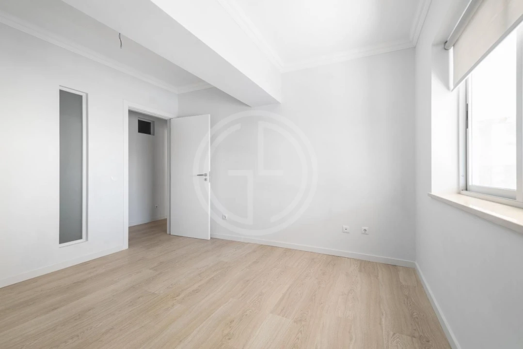 Apartamento T1 para Venda em Faro (Sé e São Pedro) Foto 2