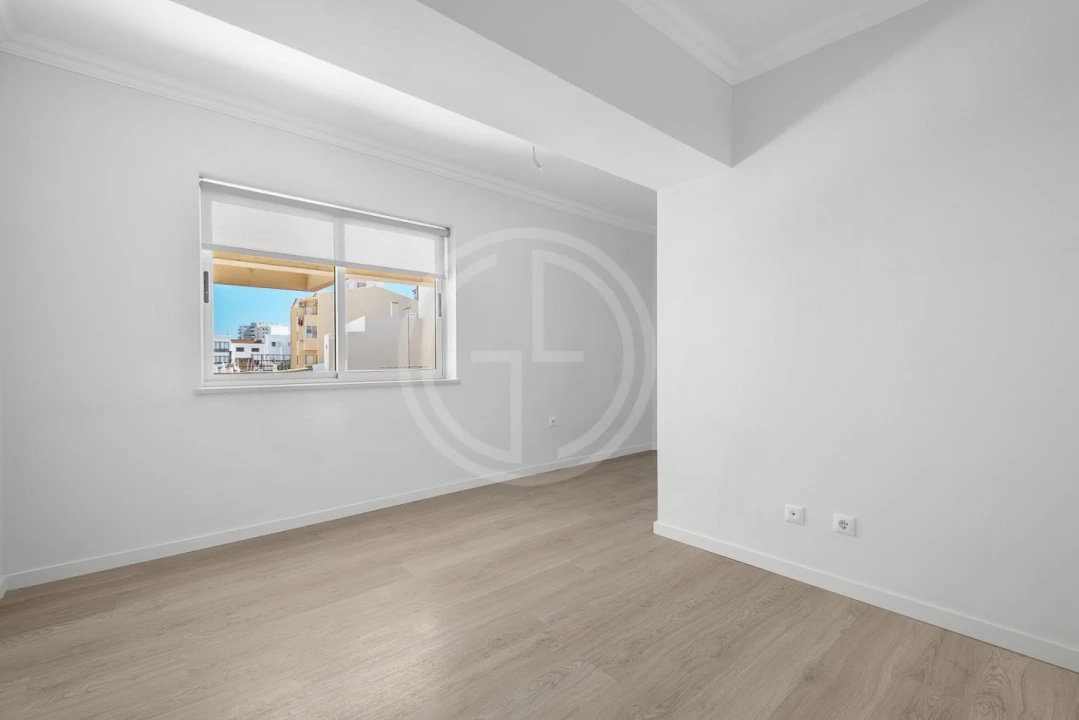 Apartamento T1 para Venda em Faro (Sé e São Pedro) Foto 8